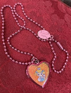 Vintage Precious Moments Heart Photo Pendant Keep Sakes