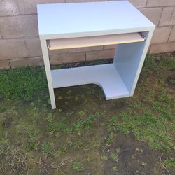 Desk measurements in pictures