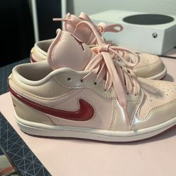 Jordan 1 Low Valentines 