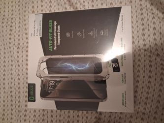 iGluz Auto-Fit Tempered Glass iPhone 15 Pro Max 4-Pack