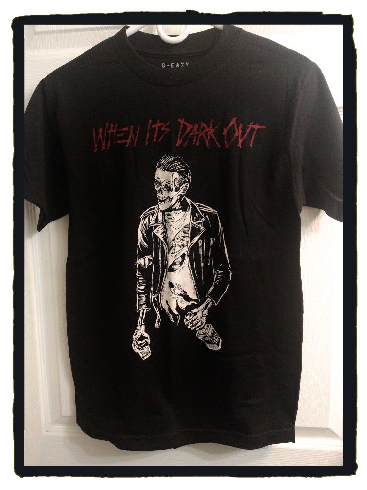 ☠️ When It's Dark Out ☠️  Men's Graphic Tee - Small *NWOT*