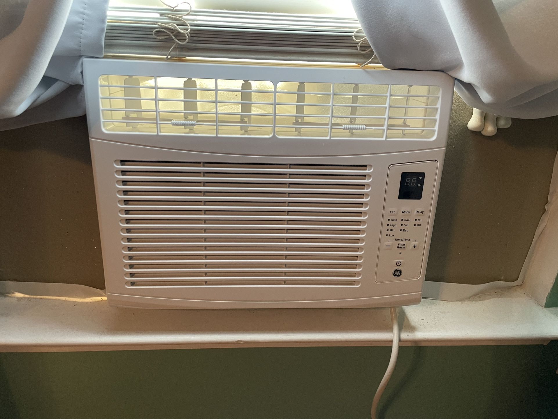 GE window ac air conditioner conditioning unit with remote and external cover