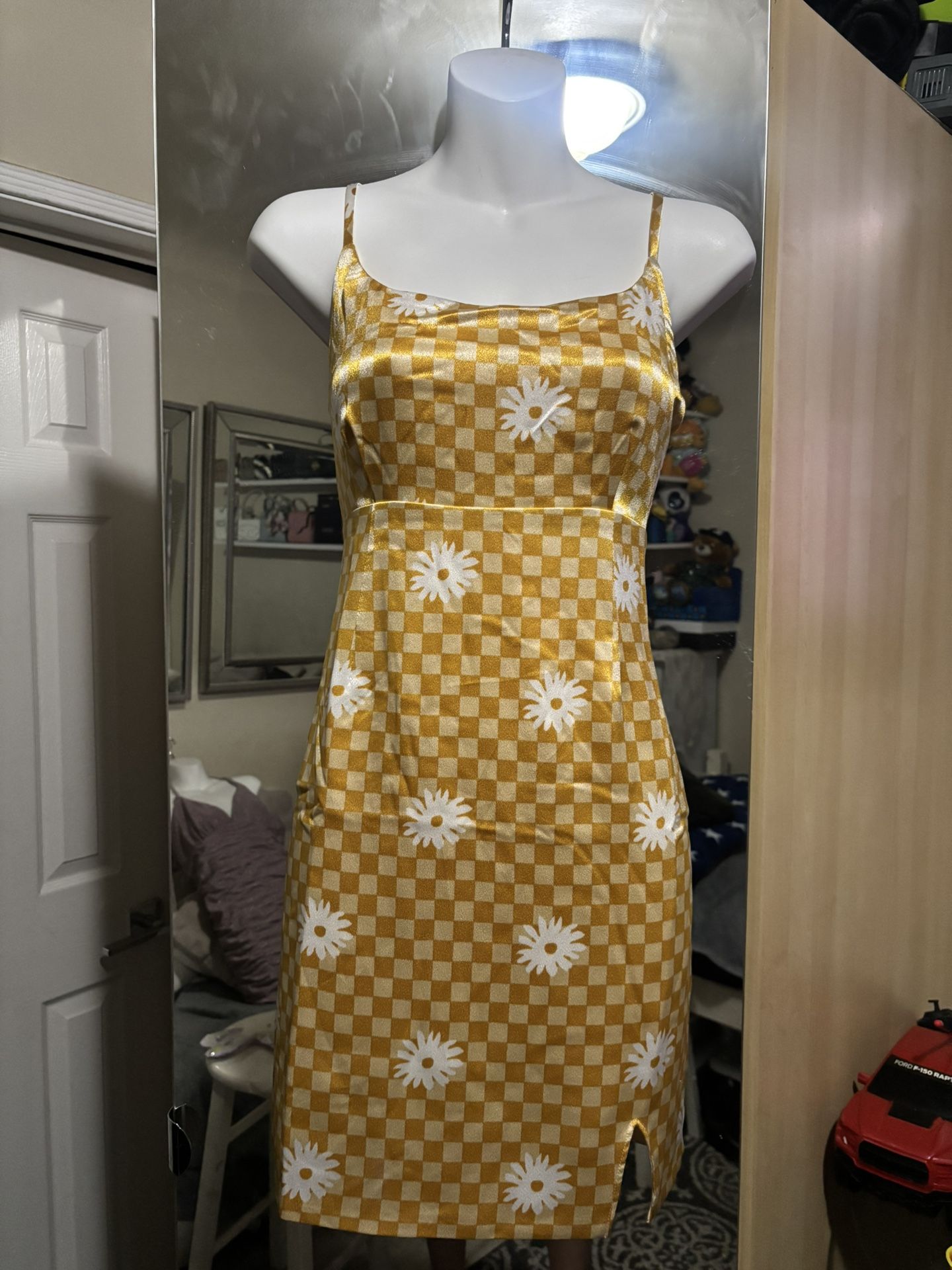 Silk Yellow  Dress  Size  Small 