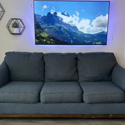 Like New Couch + FREE DELIVERY!