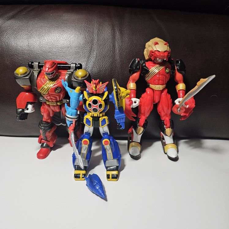 Power Ranger figures x3