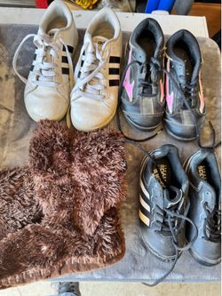 Different youth shoes Free