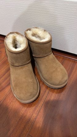 UGG Girl Boots Chestnut