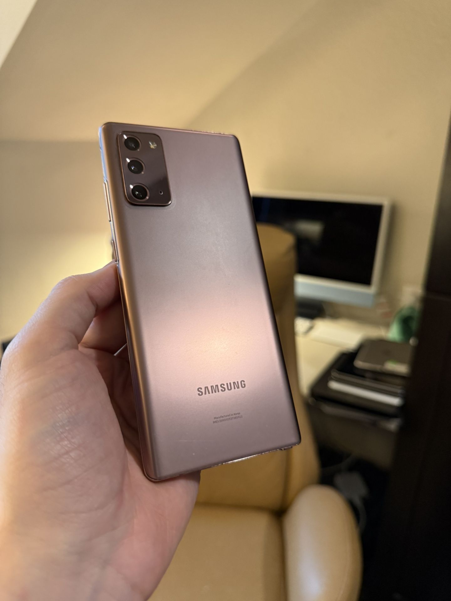 Samsung Galaxy Note 20 5G 128GB Unlocked to any carrier! 30 day warranty! We offer financing!