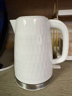Brand New Black and Decker Electric Kettle