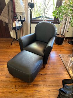 Leather chair and ottoman