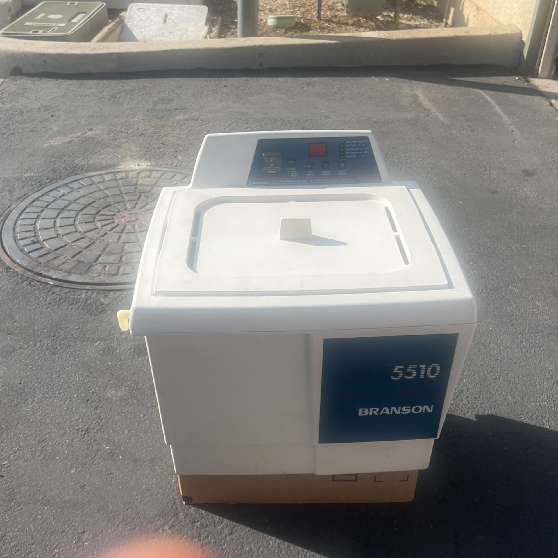 Branson 5510R-DTH 5510 Ultrasonic Cleaner 2.5 Gallon 135W 42Khz 11.5" x 9.5" x6"
