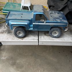 Axial SCX10 III Pro-Line 1982 Chevy K10 RTR 4WD Rock Crawler AXI03029