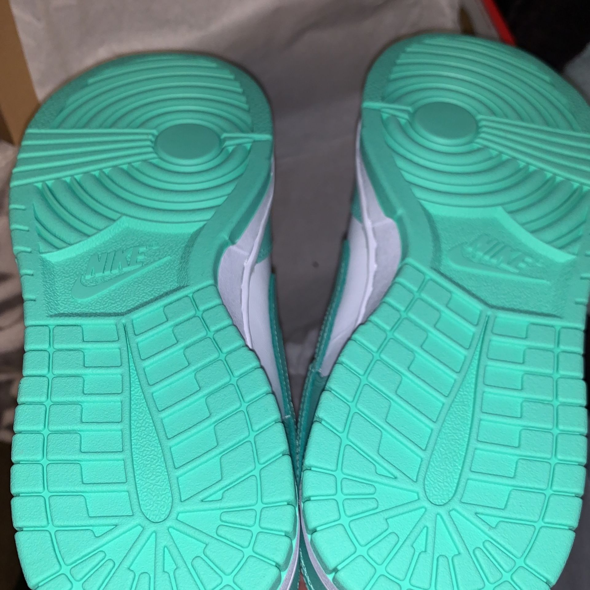 where to buy green glow dunks