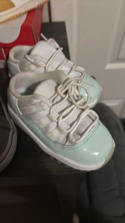 Size 7C shoes