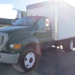 2005 Ford F-750 Box Truck With Liftgate 15ft Box. 