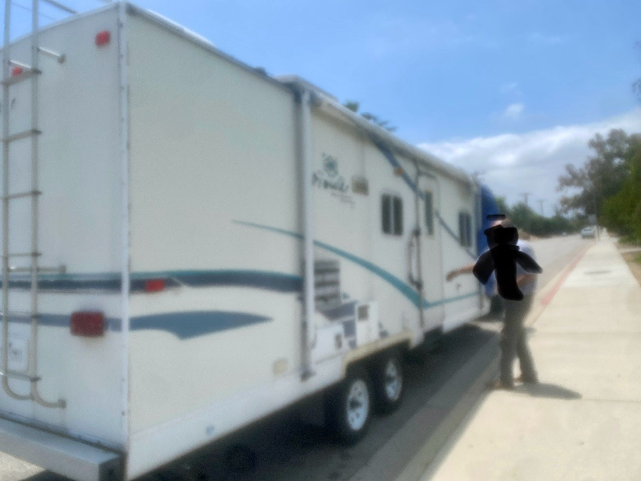 2002 Rv Prowler Fleetwood 27” $4000