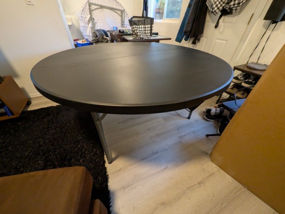 5.5 Foot Folding Table