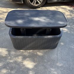 Outdoor Storage Box Must Pick Up Today Or Tomorrow 