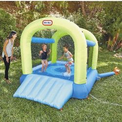 Little Tikes Splash 'n Spray Indoor/Outdoor 2-in-1 Bouncer