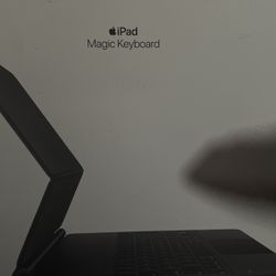  iPad  Magic Keyboard