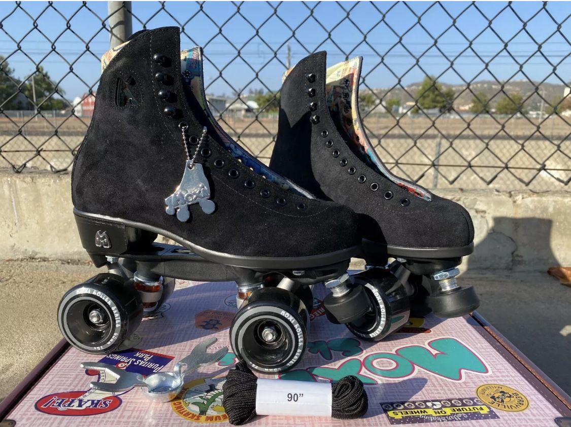 MOXI LOLLY ROLLER SKATES NEW IN BOX