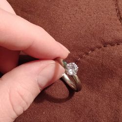 Selling Stainless Steel & Australian Crystal Ring For Divorce Money Because My Husband Is A Cheater💍
