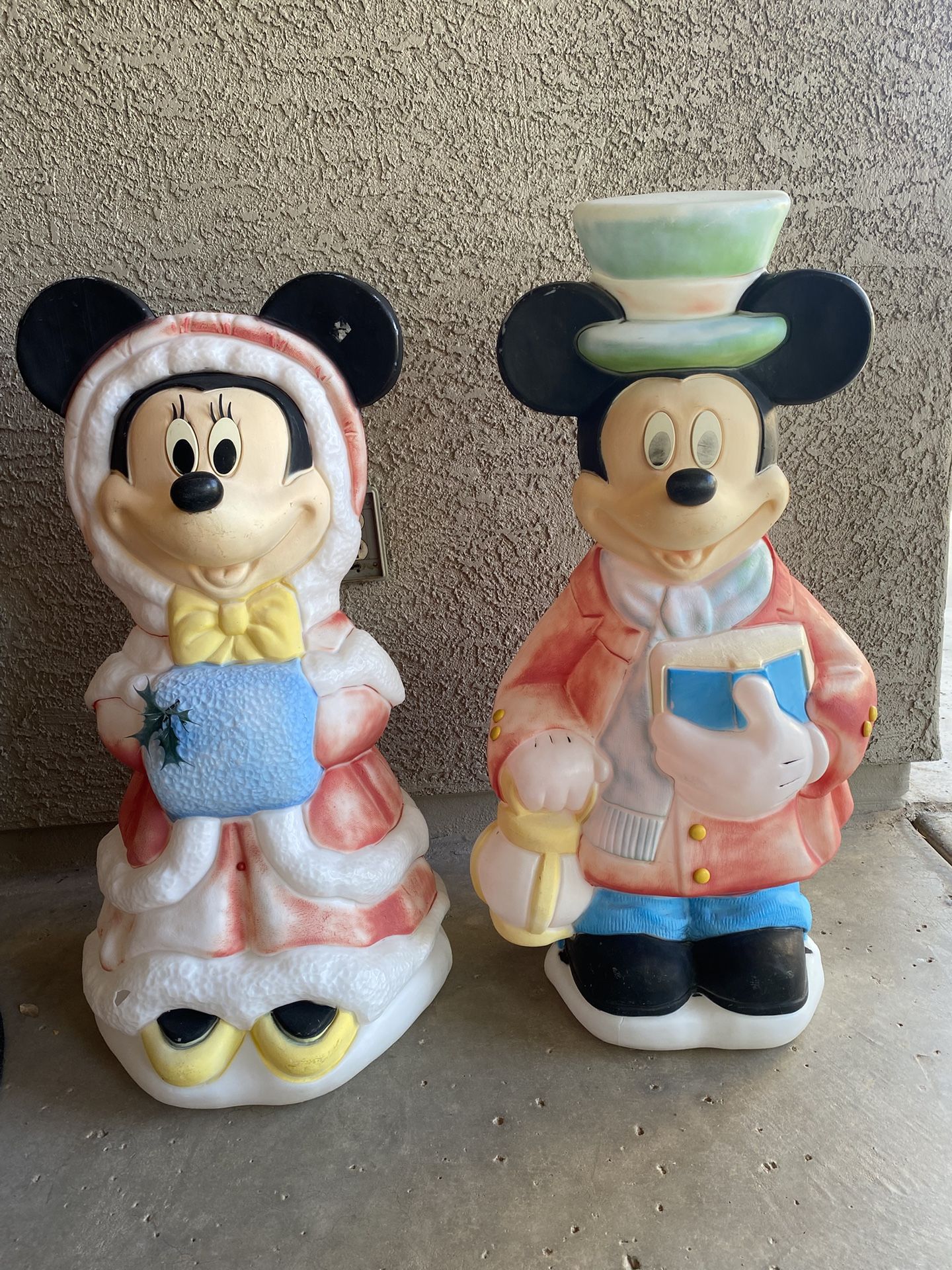 Christmas Blow Mold Disney Minnie And Mickey