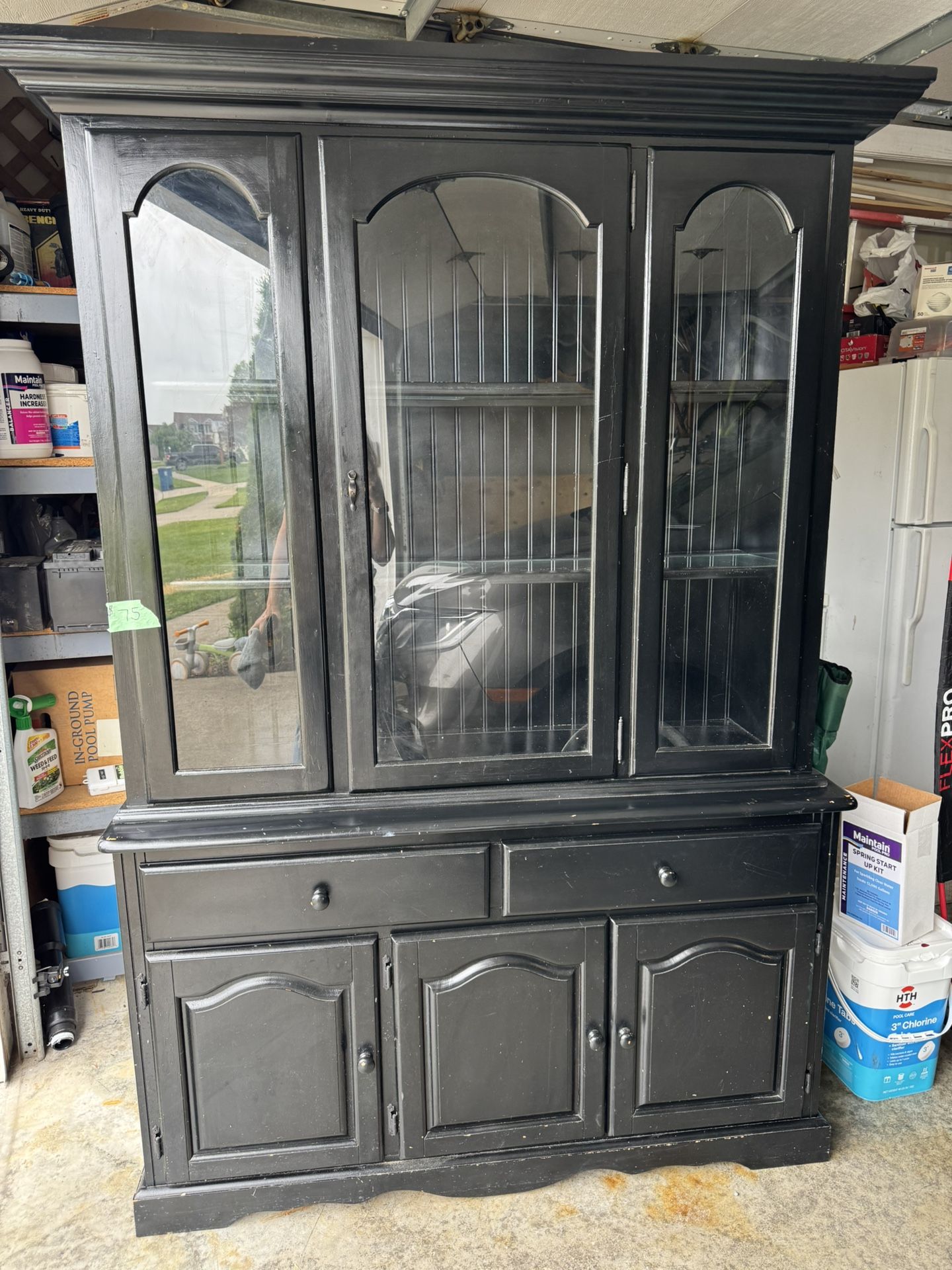 Black Hutch