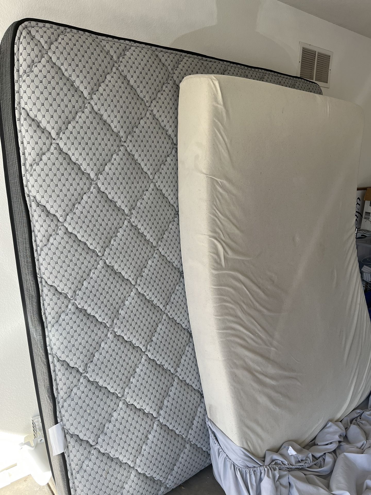 King size mattress and Full Size mattress 