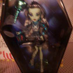 Monster High Frankie Stein Haunt Couture doll