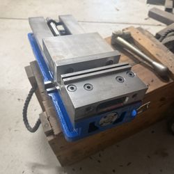 Kurt d6 Crossover Vise
