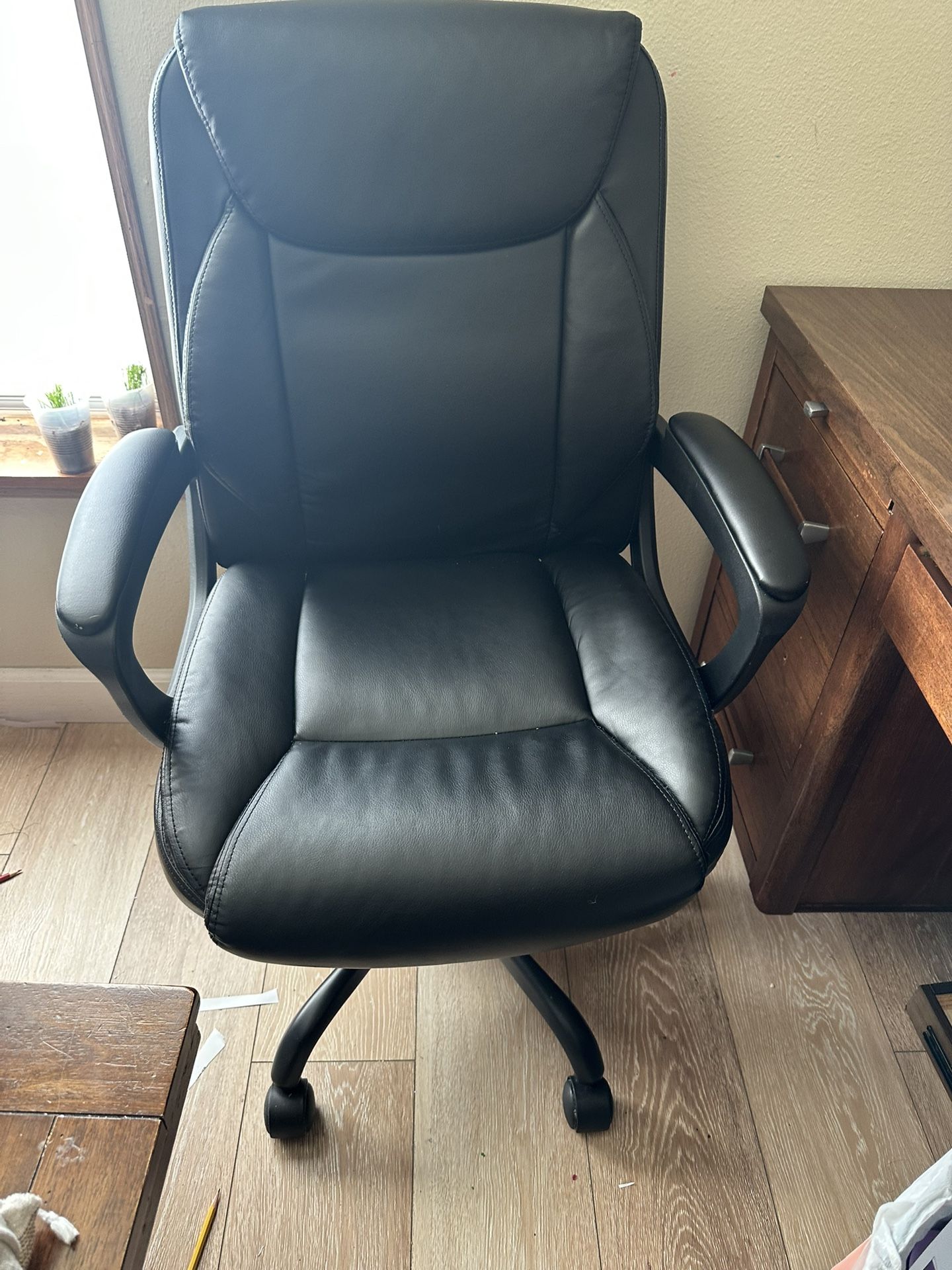 Black Office Chair -MOVING NEED GONE ASAP