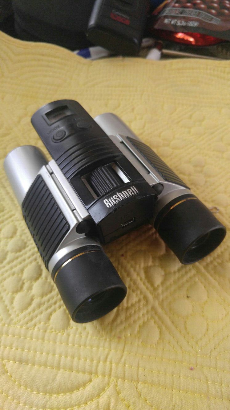 Bushnell camera binoculars