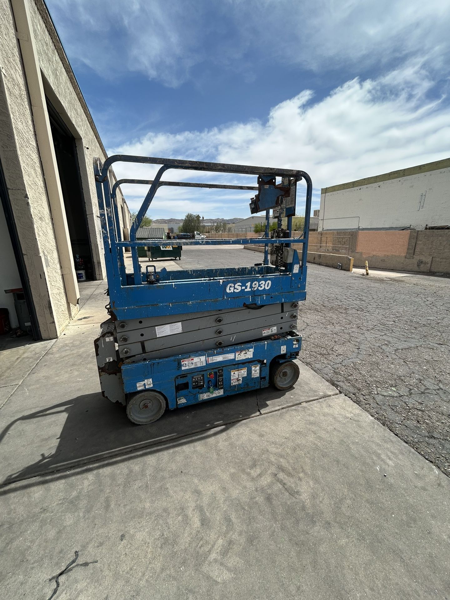 19ft Scissor Lift Buy Short Or Long Term
