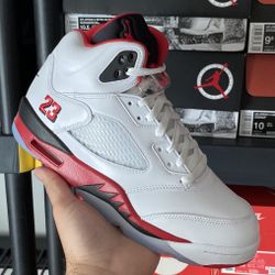 Jordan 5 Retro “Fire Red” HQ7978-101 Mens Size 9/10.5 Brand New