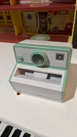 Polaroid-Style Camera Post it holder