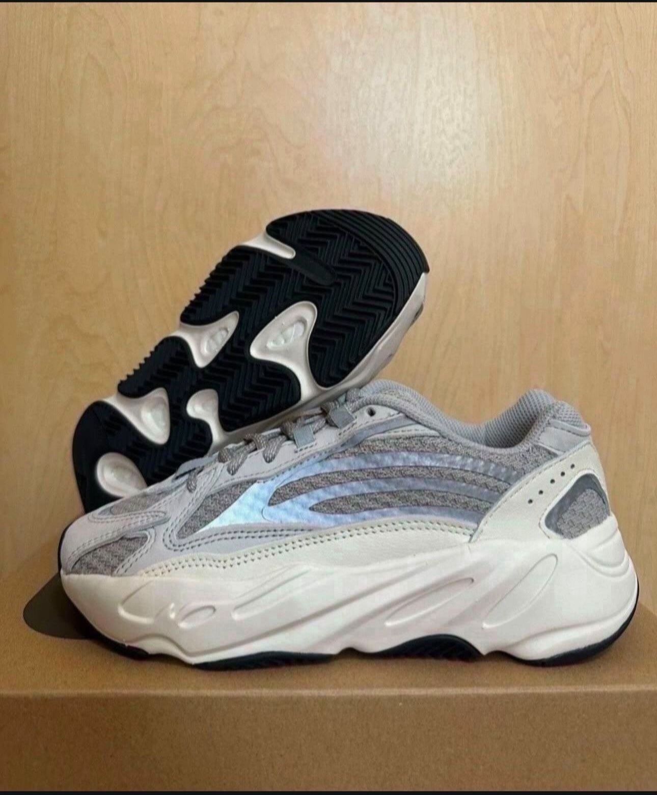Adidas Yeezy Boost 700 Wave Runner B75571 Men's Size 5 / 6 Womens Brand New