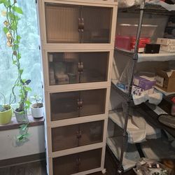 Stackable storage containers