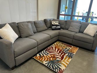 GRAY SECTIONAL COUCH W/ FREE DELIVERY