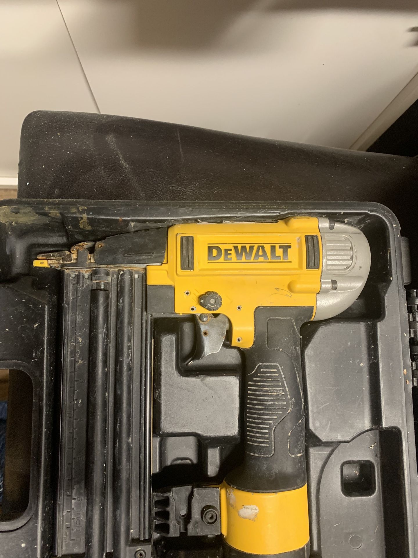 Dewalt Brad Nailer 