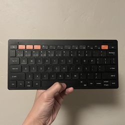 Samsung Trio 500 Bluetooth Wireless Keyboard (Black)