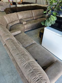 Power Reclining Tan Sectional w/ 4 Large Recliners