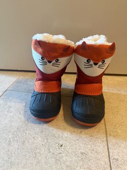 Morendl Kids Fox Snow Boots size 6 with Faux Fur Lining