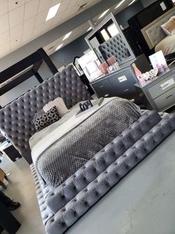 ✨️4pc Queen, King Bedrooms ✨️ Furniture Sectionals, Dining Avail