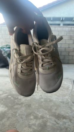 Puma Low-Top Sneakers