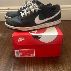 Nike Dunks Black White 