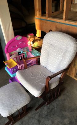 Dutailler rocker with ottoman