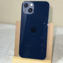 iPhone 13 (Fully Unlocked) - 128GB - Excellent