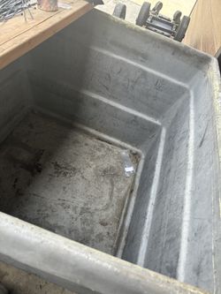 4 Ft X 4f  Trash Push Bin 