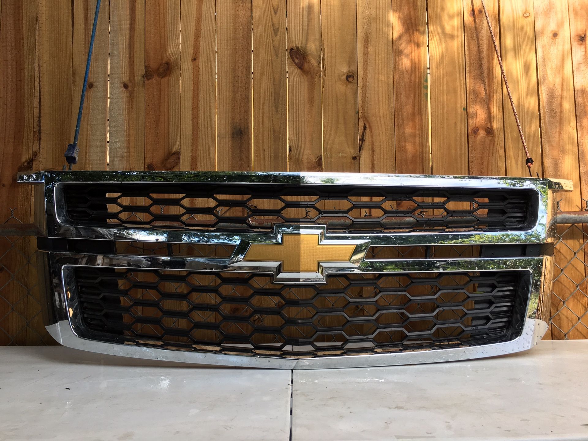 2015 - 2018 Chevy Suburban, Tahoe OEM Chrome Grille